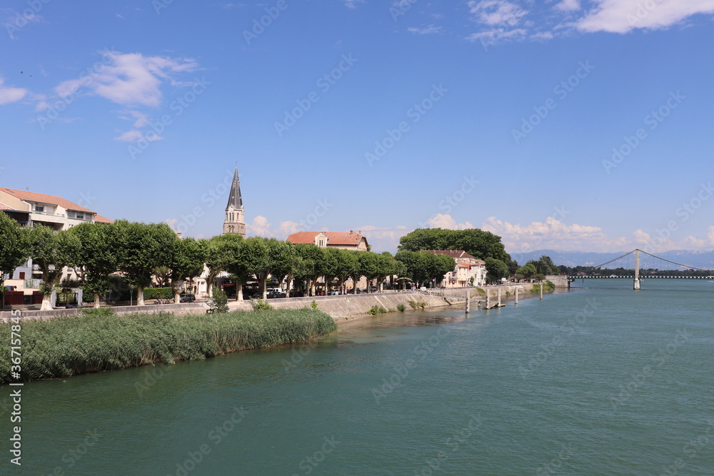 Le village de Tain l'Hermitage au bord du fleuve Rhône, ville de Tain l'Hermitage, département de la Drôme, France