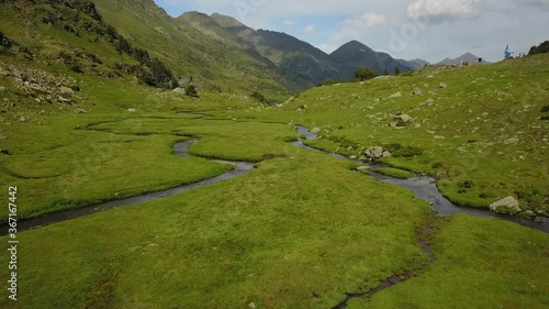 Montañas pirineos Andorra vista drone 4k photo