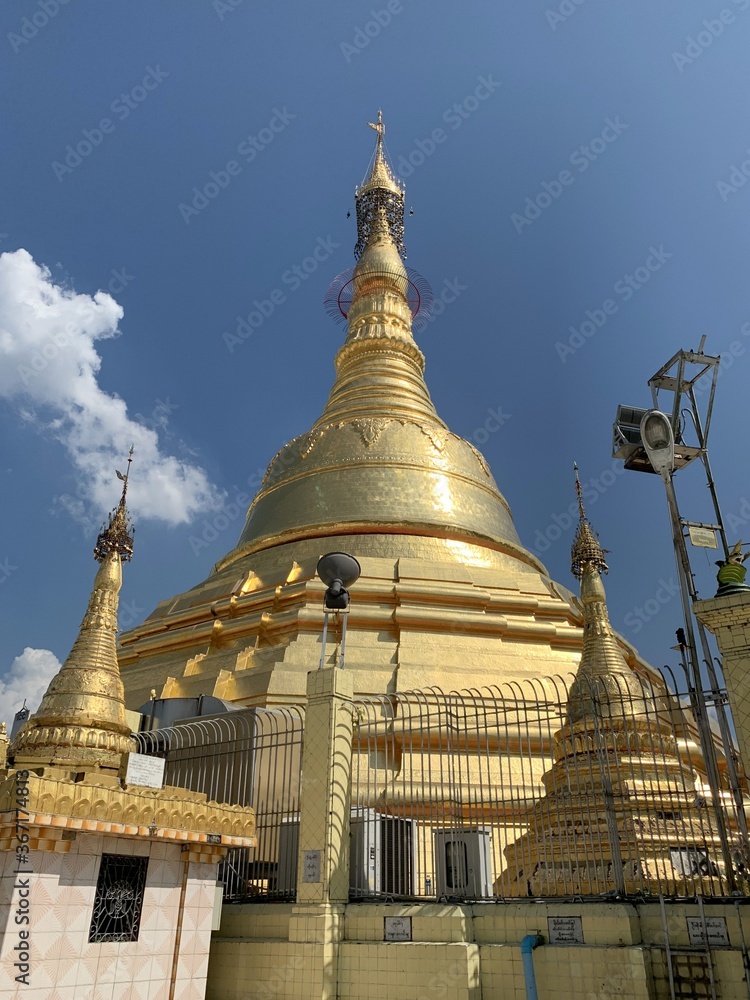 Fototapeta premium Pagode Botataung à Yangon, Myanmar