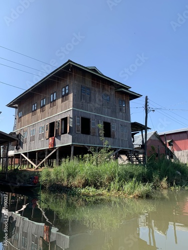 Maison sur pilotis au lac Inle  Myanmar