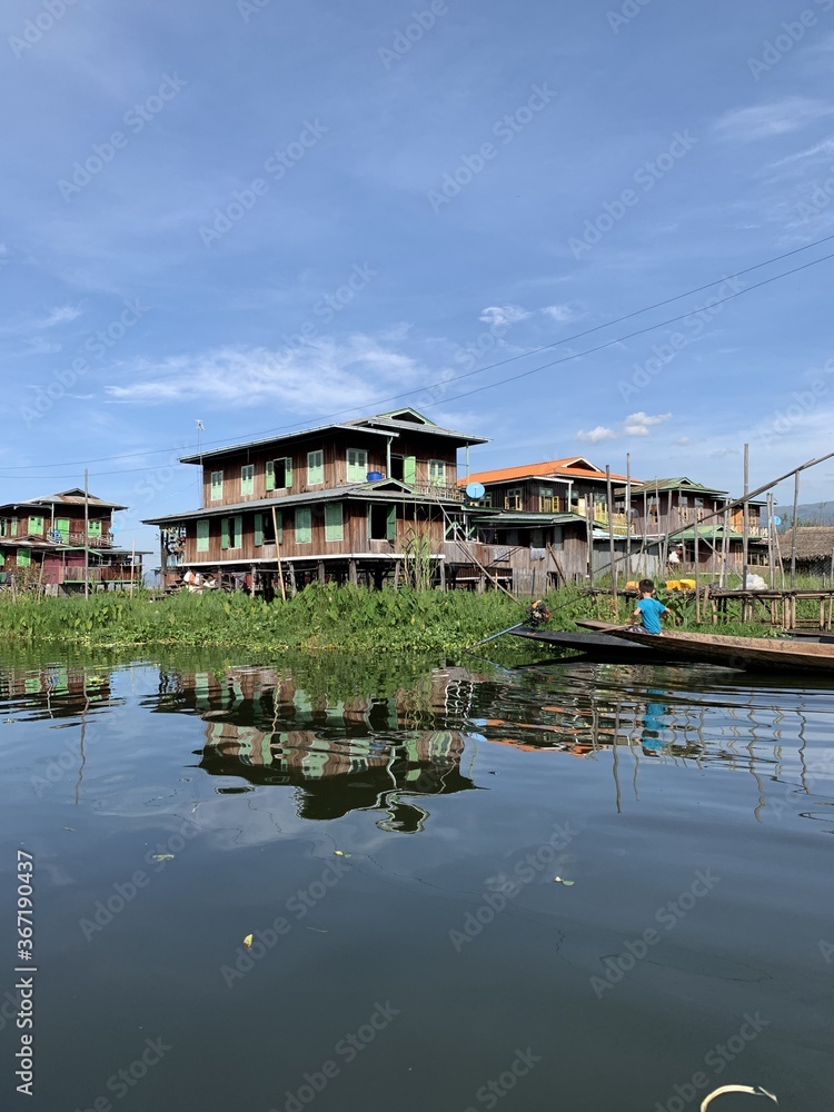 Village flottant au lac Inle, Myanmar