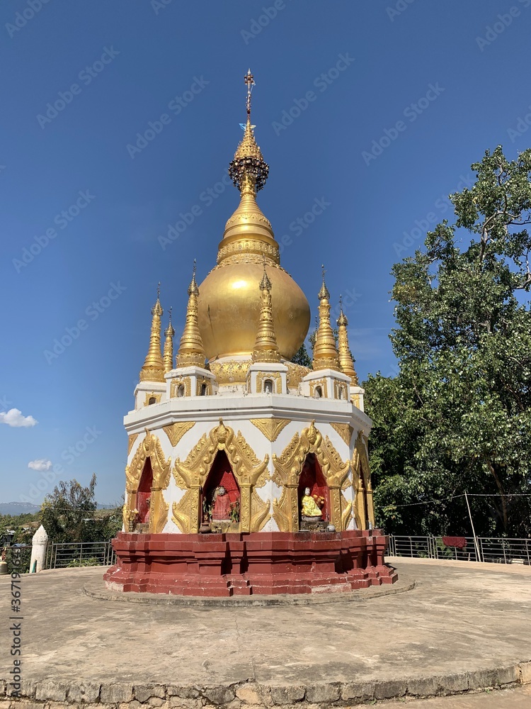 Fototapeta premium Temple au lac Inle, Myanmar