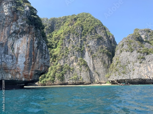 Montagne et lagon à Koh Phi Phi Leh, Thaïlande 