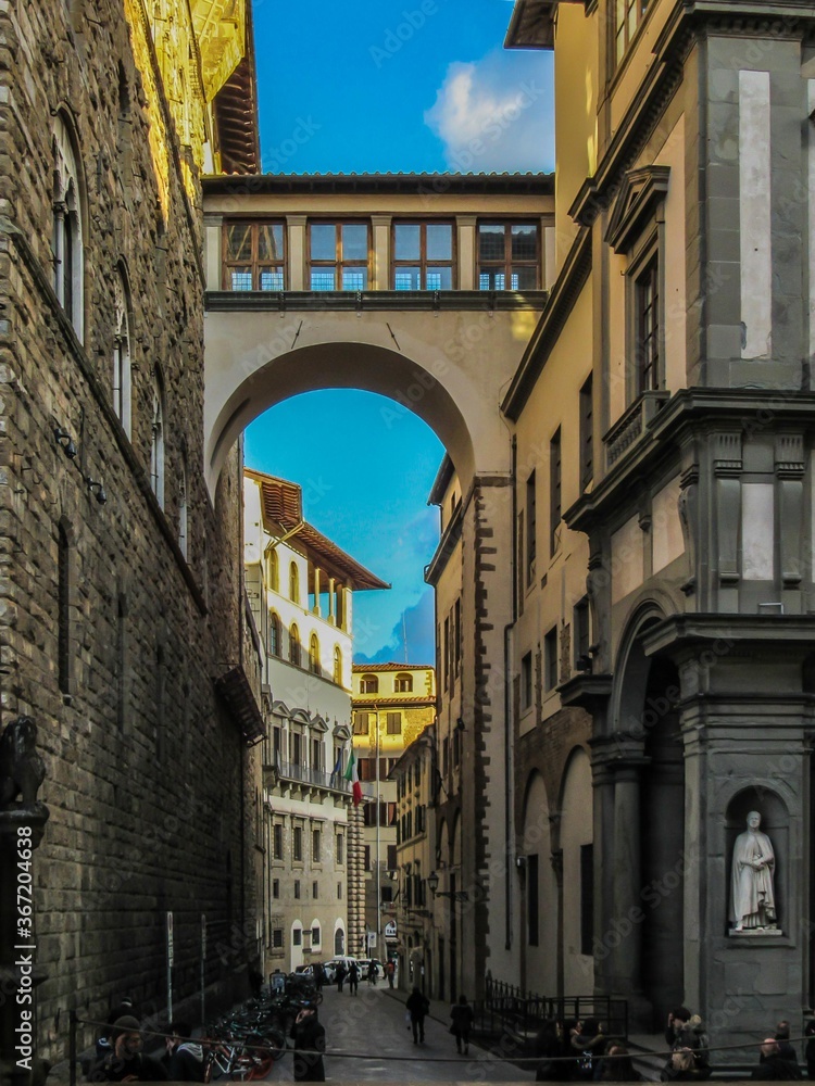Fototapeta premium Windows on bridge in florence