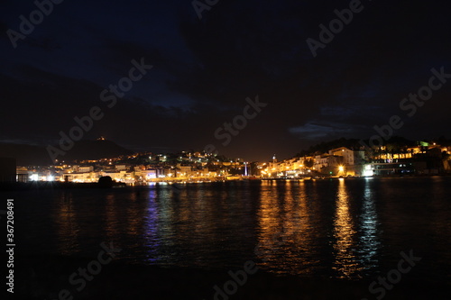 Hafen in der Nacht © Yunus