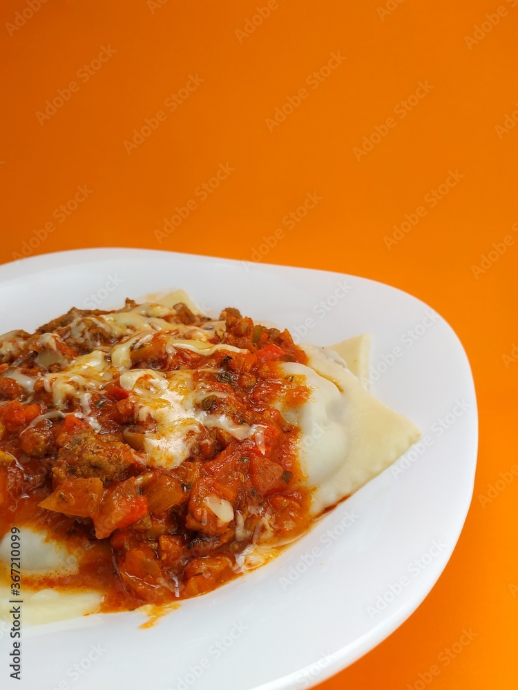 Sunday ravioli with an orange background
Sunday ravioli with an orange background
