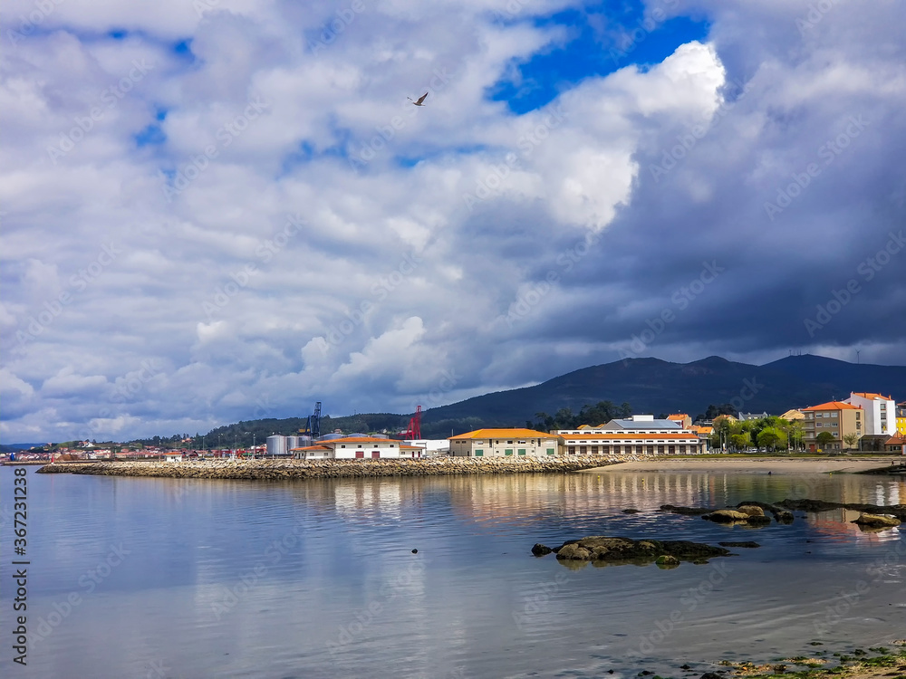 Fototapeta premium Vilaxoan fishing harbor breakwater