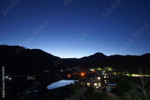night view of the small village © Hirotsugu