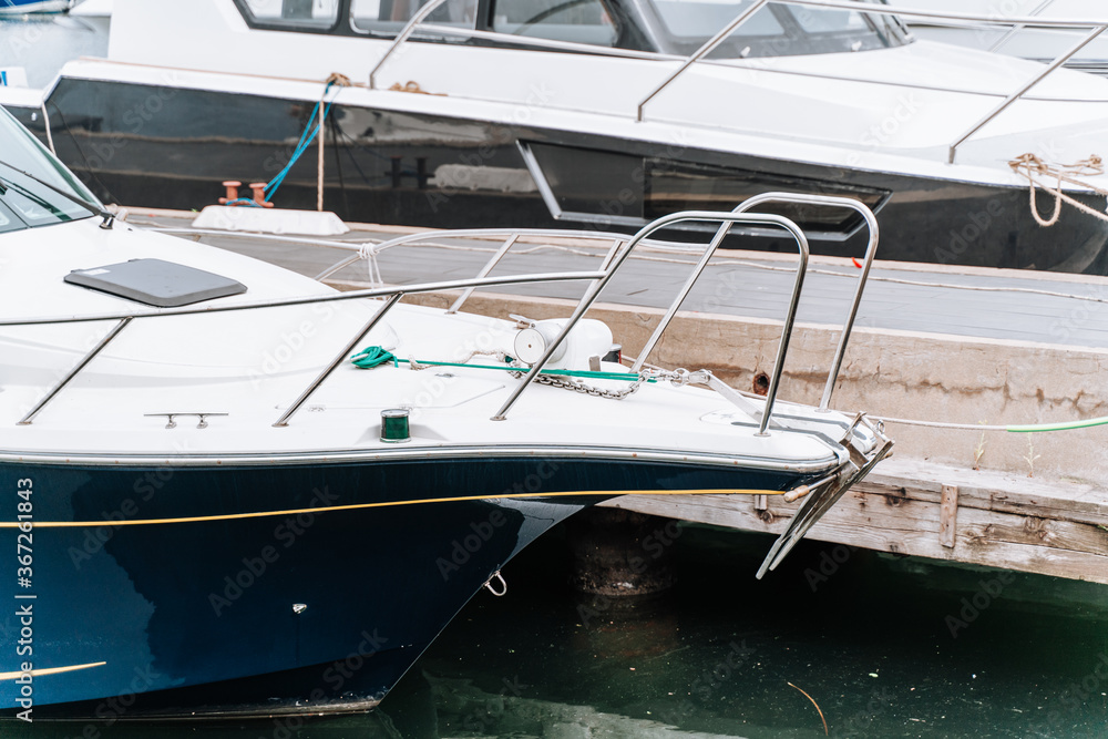 Fototapeta premium boats in the harbor