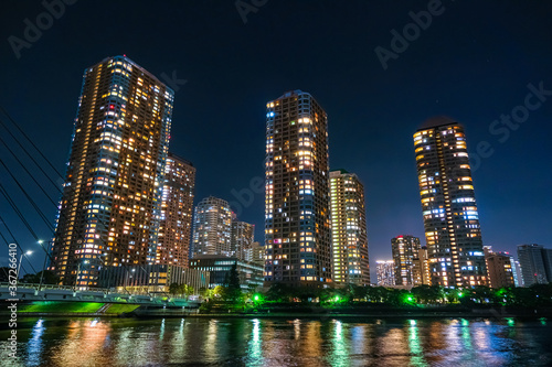 東京 月島の高層マンション群 夜景