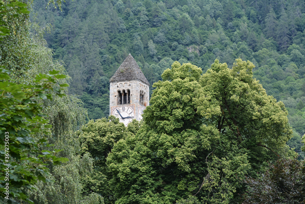 Campanile della chiesa di San Martino di Tours a Olivone. Campanile della chiesa di San Martino di Tours a Olivone.