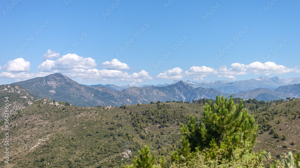Obraz premium Panorama sur la baie des anges, Nice et le Mercantour depuis le Mont Macaron dans les Alpes Maritimes