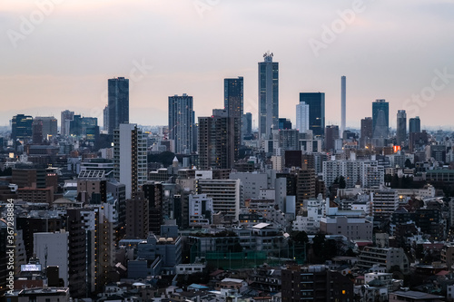 東京 文京シビックセンター 展望ラウンジからの景色 池袋方面 曇天