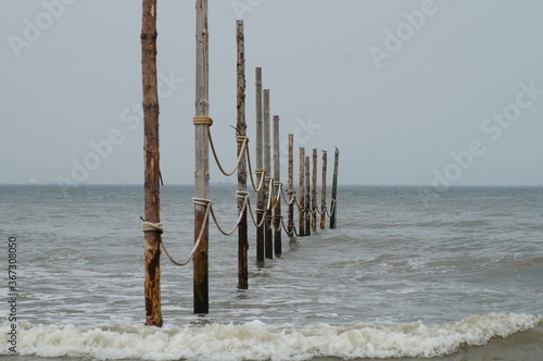 Pfähle in der Nordsee