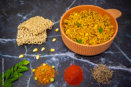 indian instant masala atta noodles with vegetables