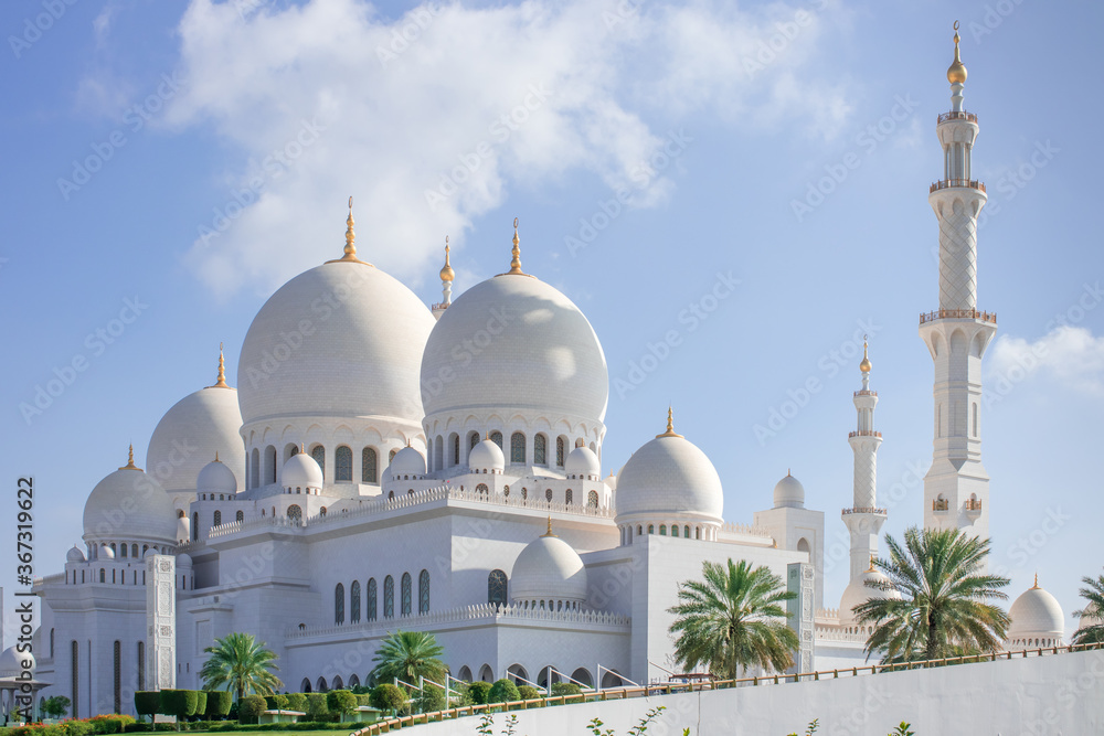 Abu Dhabi Sheikh Zayed Grand Mosque - United Arab Emirates