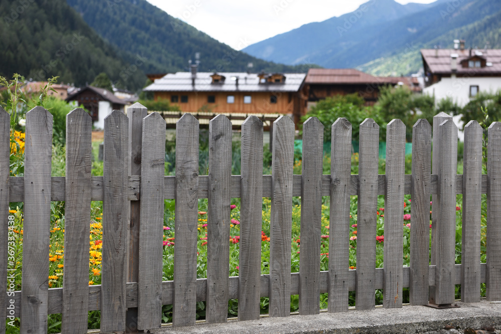 steccato fattoria giardino giardinaggio legno falegname 