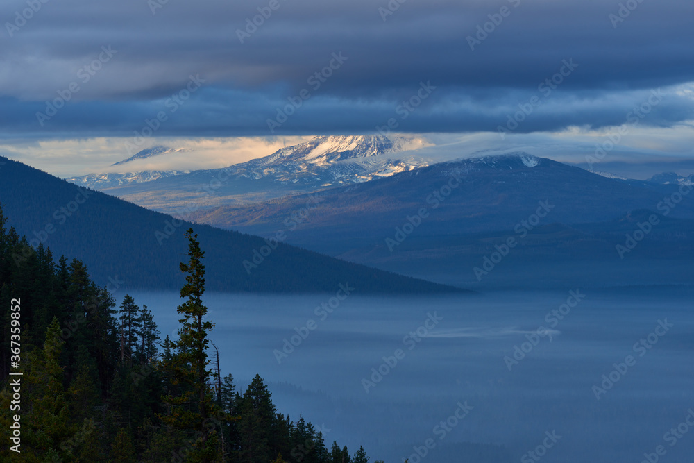 Impressive mountain landscape at sunrise.  View from Green Ridge Lookout in Central Oregon.