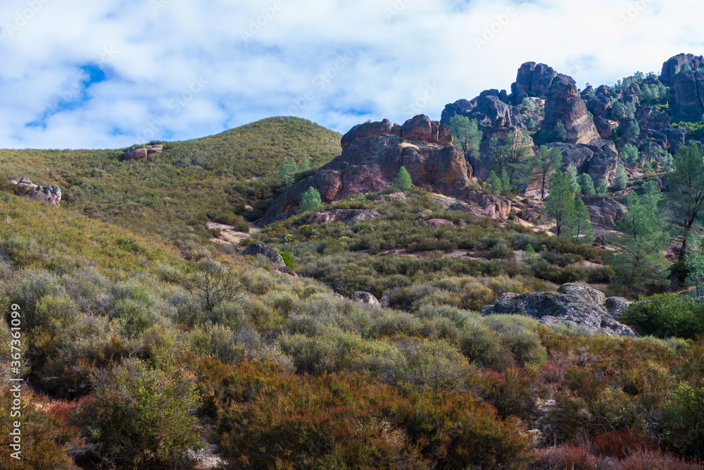 Obraz premium Pinnacle Spires of the High Peaks Surrounded by Chaparral on the Juniper Canyon Trail, Pinnacles National Park, California, USA