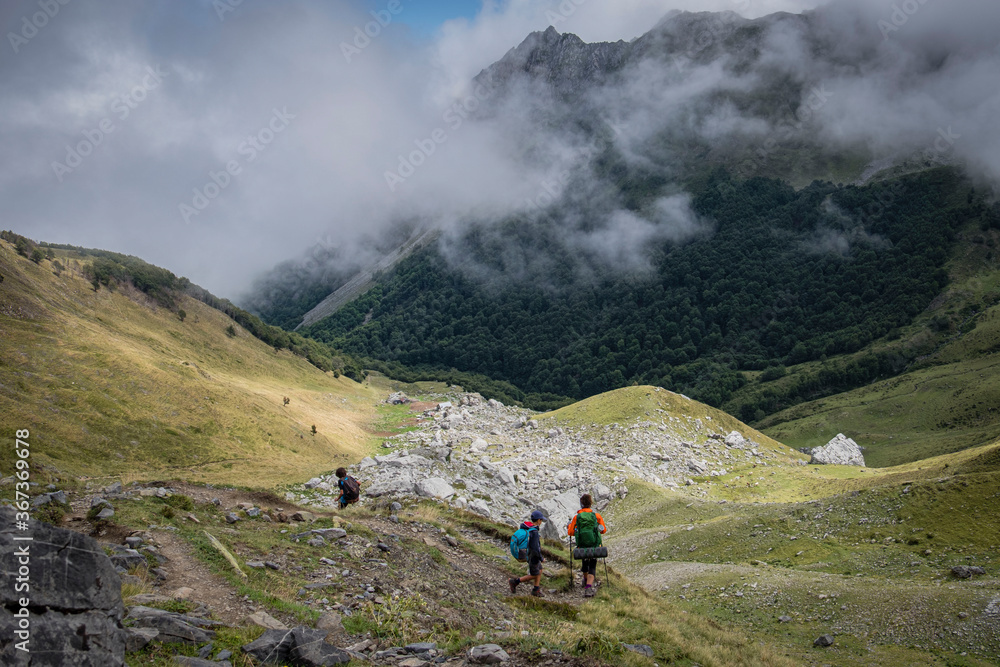 Obraz premium cabañas de Ansabere, región de Aquitania, departamento de Pirineos Atlánticos, Francia