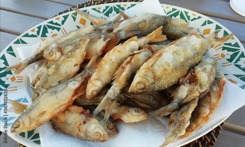 Friture de poissons de gardons 