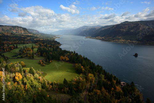 Wall Mural The View from Cape Horn in the Columbia Gorge, Washington, taken in Autumn