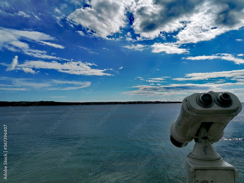 Obraz premium coin operated binoculars