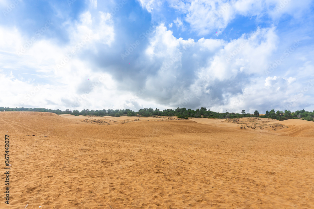 Red Sand Dunes, also known as Golden Sand Dunes, is located near Hon Rom beach, Mui Ne, Phan Thiet city. Red Sand Dunes, also known as Golden Sand Dunes, is located near Hon Rom beach, Mui Ne, Phan Thiet city.