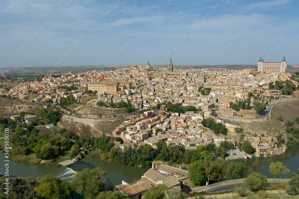 Toledo is a fascinating ancient city that travelers must visit in Spain.