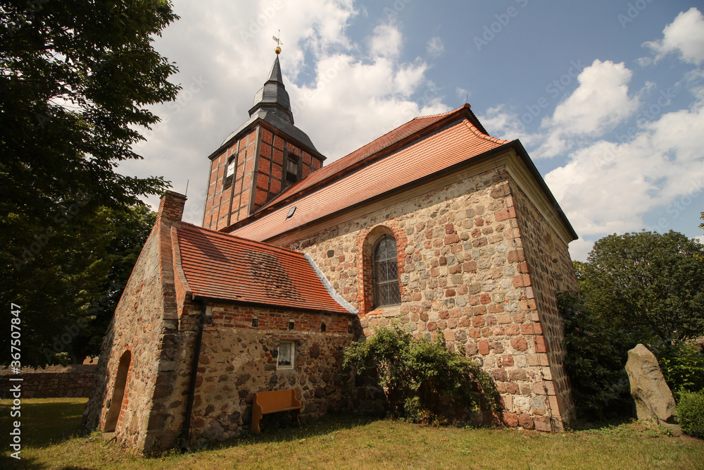 Dorfkirche im vorpommerschen Nieden