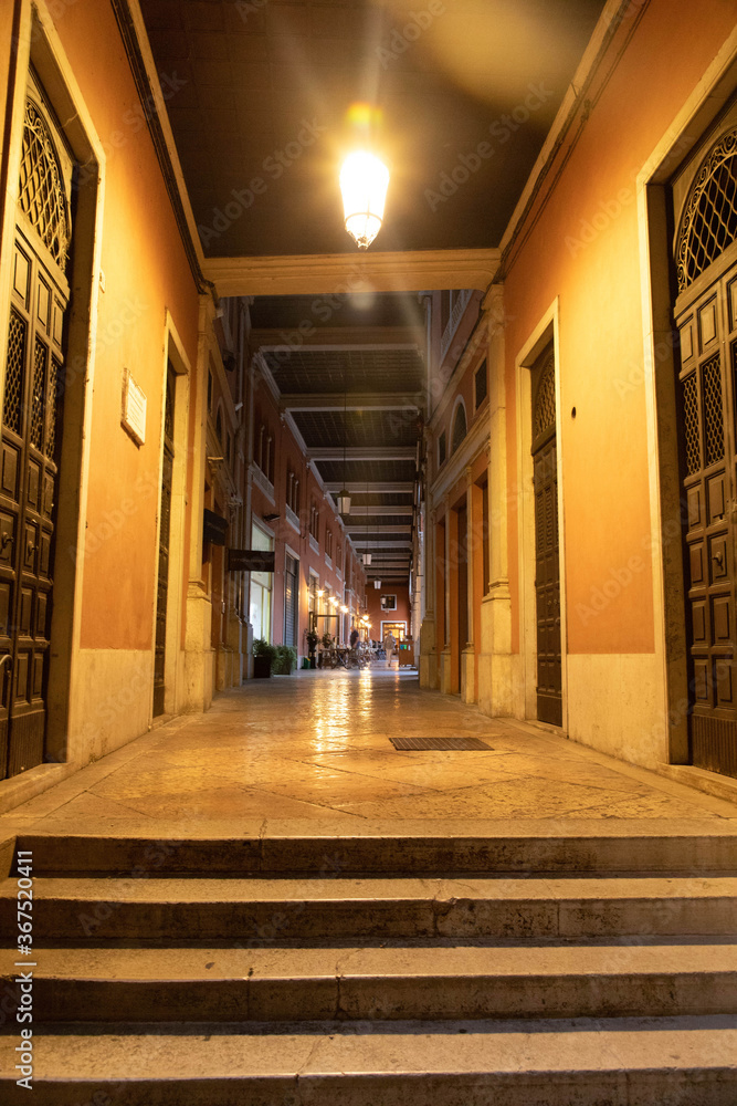 Treviso e portici di Piazza dei Signori e ristoro bar ristorante 