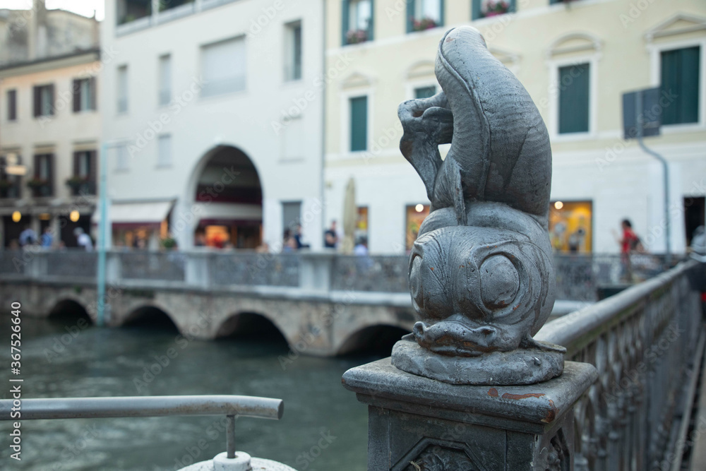 Treviso: Isola della pescheria - simbolo pesce del mercato
