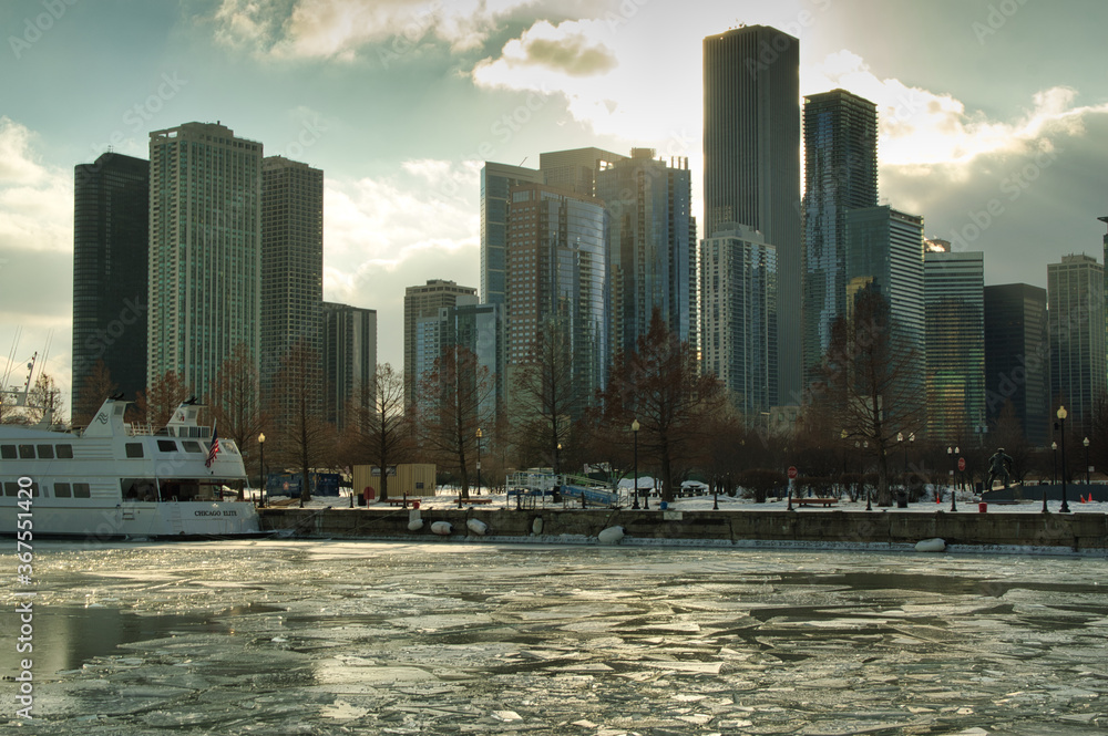 Fototapeta premium Chicago skyline at sunset