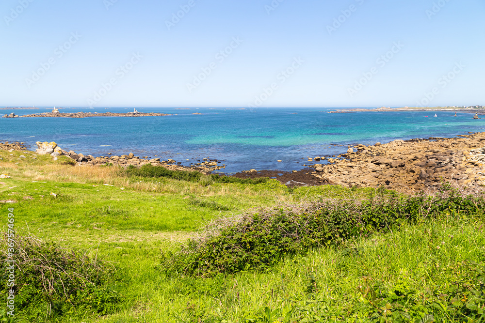 the Breton coast from the tip of Landunvez