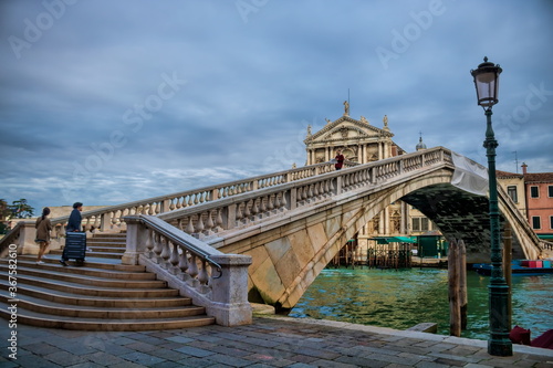 venedig, italien - ponte degli scalzi am canal grande © ArTo