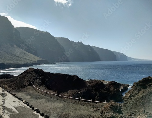 Tableau sur toile Los gigantes, Isla Tenerife. Majestuosidad de los acantilados.