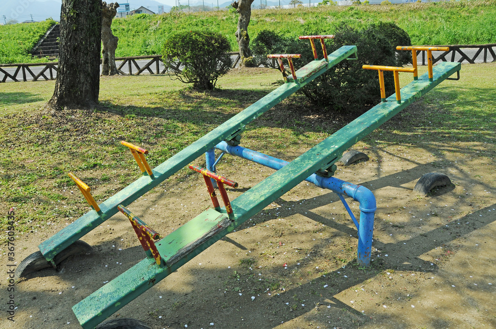 公園、遊具と芝生 公園、遊具と芝生