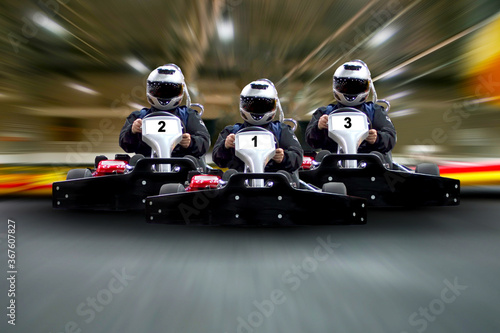 Quadro em tela go kart indoor, cart racing fast, car where gokarting