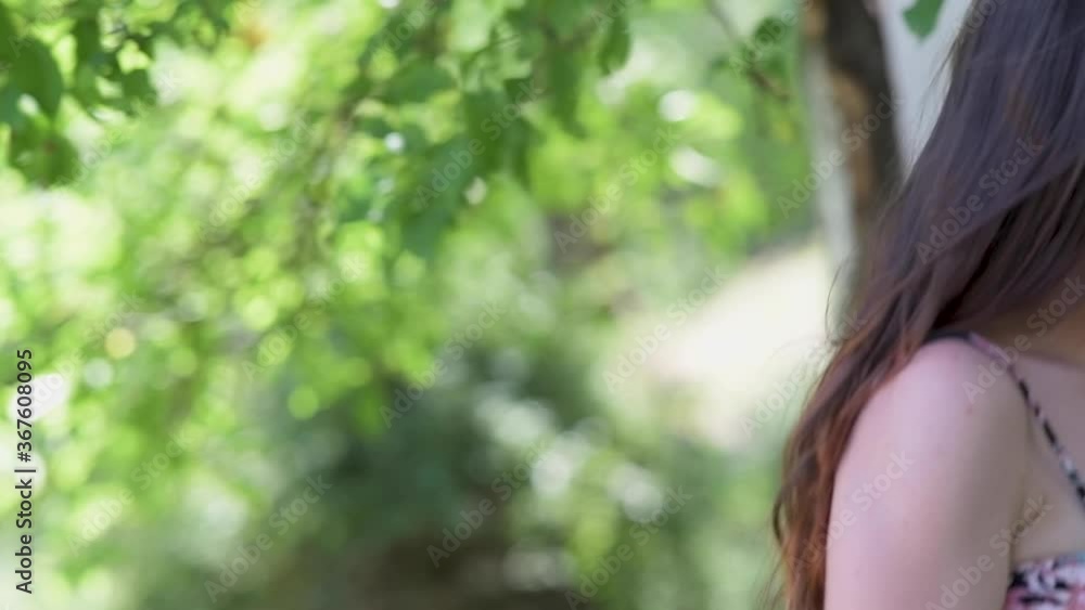 Bella ragazza capelli lunghi in 4K Bella ragazza capelli lunghi in 4K