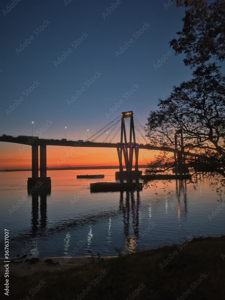 Fototapeta premium Atardecer en el Puente