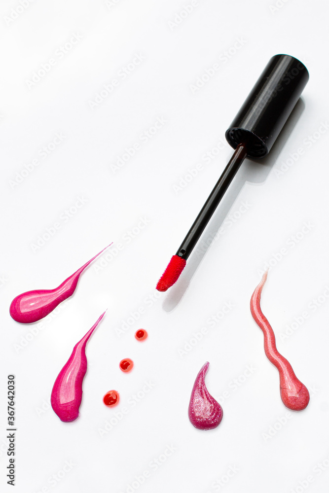 lipgloss applikator mit pinken tropfen gloss - schönheits symbol lipgloss applikator mit pinken tropfen gloss - schönheits symbol
