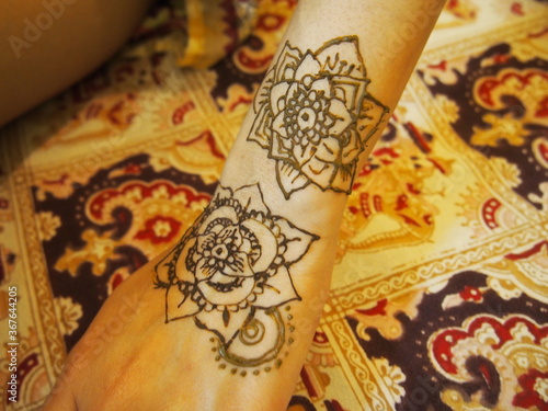Henna tattoo on a woman's arm, Varanasi, Uttarpradesh, North India, India