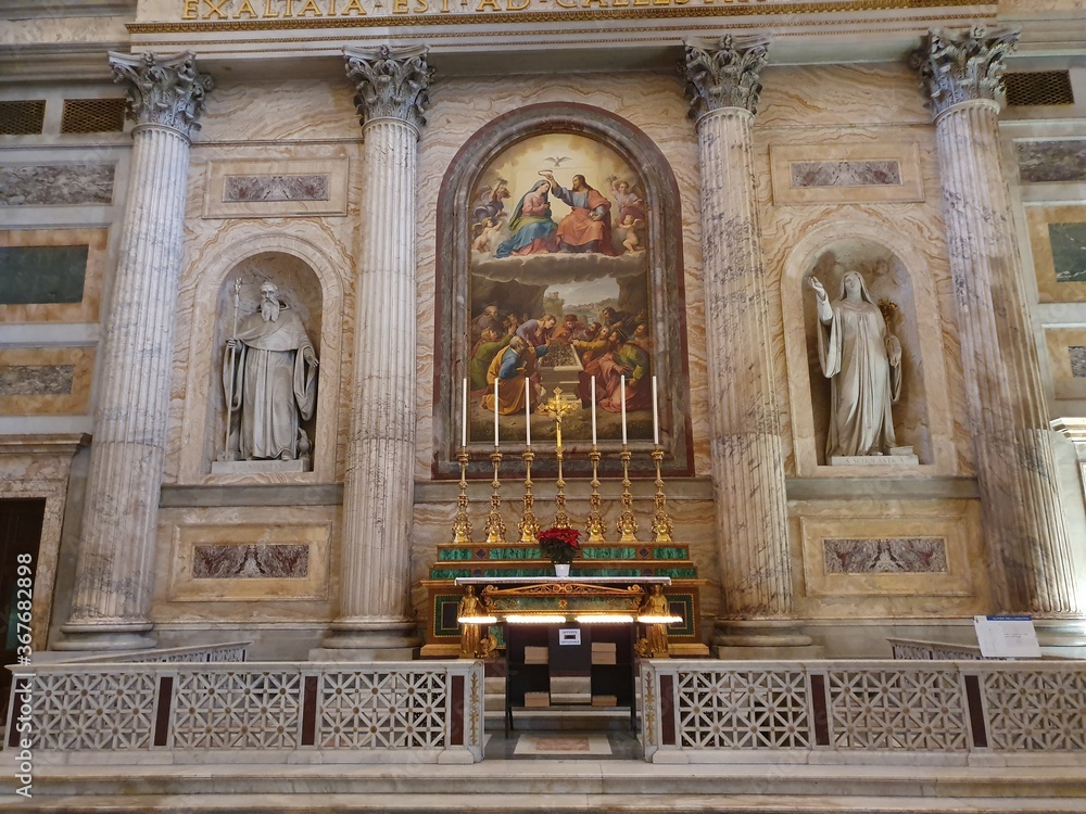 Altar in der Basilica San Paolo fuori le Mura in Rom, Italien
