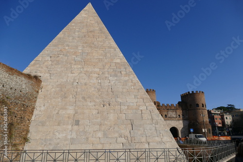 Cestius Pyramide in Rom Italien