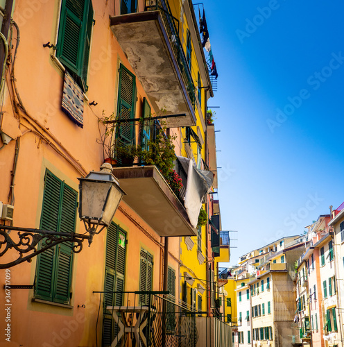 Fototapeta Naklejka Na Ścianę i Meble -  Vernazza Italy colorful houses city scape