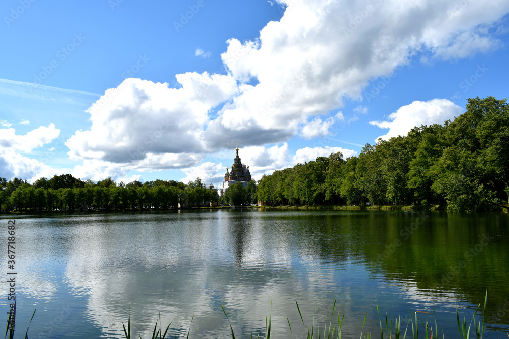 Obraz premium lake in the park
