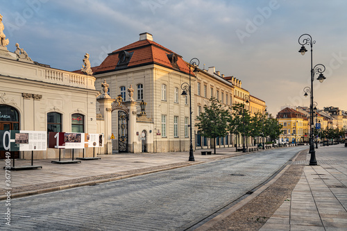zabytkowa ulica w Warszawie photo