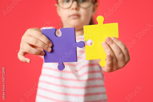 Little girl with autistic d...