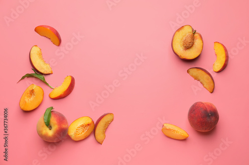 Fototapeta Naklejka Na Ścianę i Meble -  Ripe peaches on color background