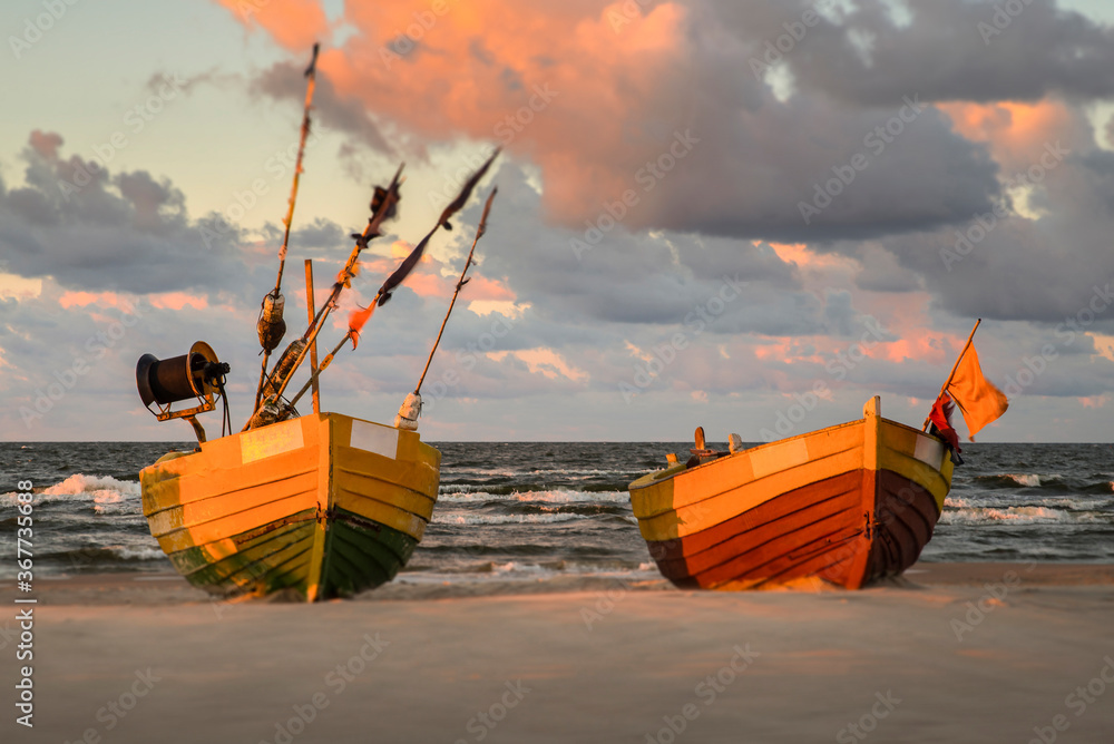 łodzie rybackie na plaży